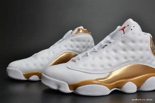 mens 13 white MOMENTS